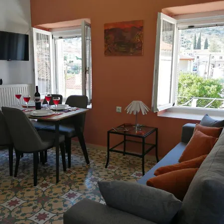 Ferienwohnung Sunny Cozy House With Grand Courtyard Leonídion Exterior foto