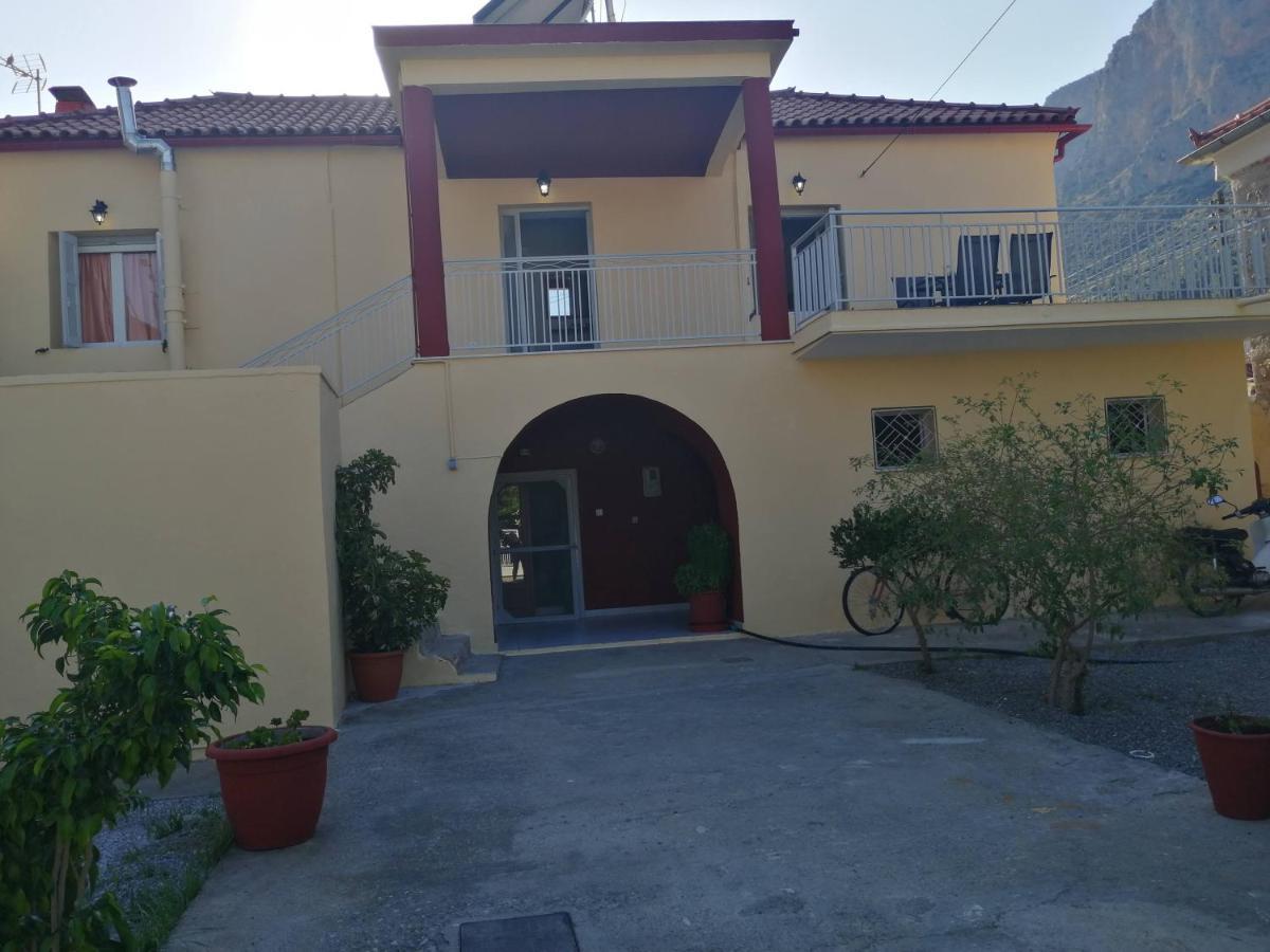 Sunny Cozy House With Grand Courtyard * Leonidio