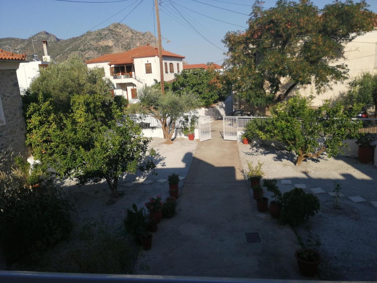 Apartment Sunny Cozy House With Grand Courtyard Leonidio
