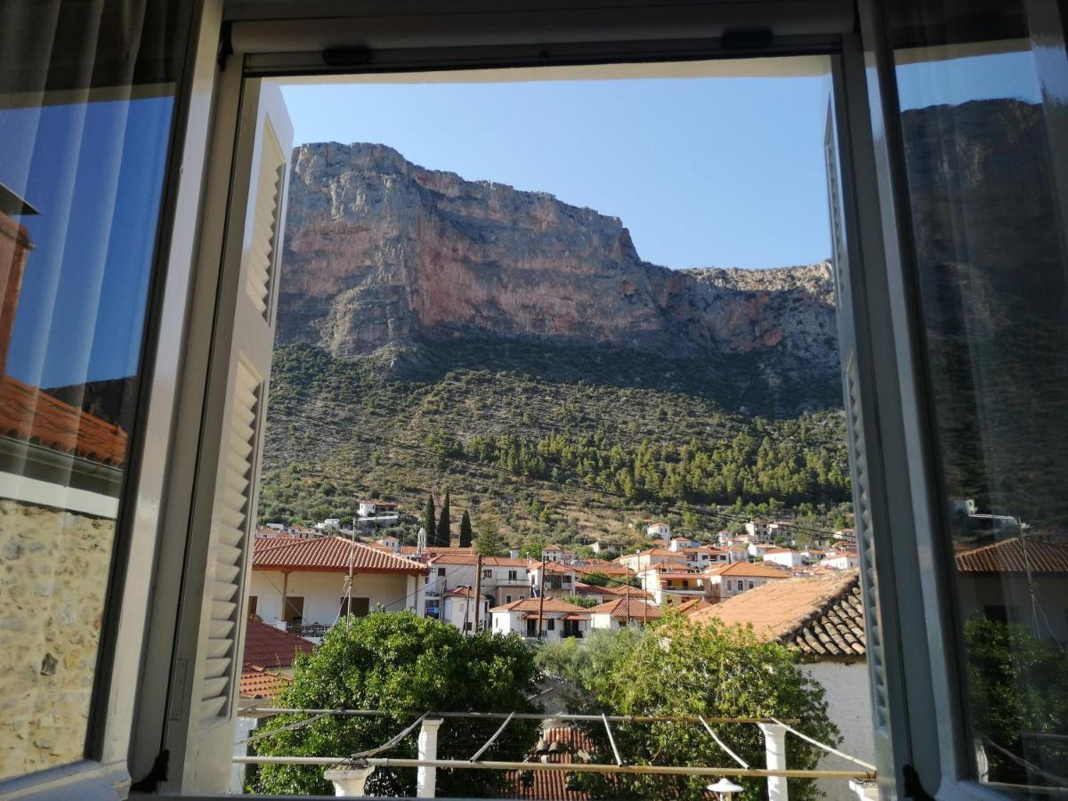 Apartment Sunny Cozy House With Grand Courtyard Leonidio