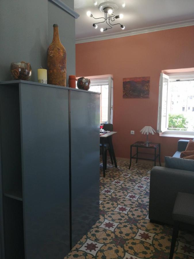 Apartment Sunny Cozy House With Grand Courtyard *